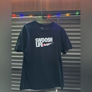 Men’s Nike Swoosh Life Shirt Size Large